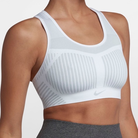 Nike Tops - Nike flyknit bra